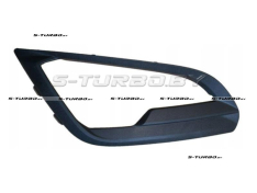 Решетка в бампер (правая) черная