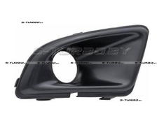 Решетка в бампер (правая) с отв. под противотуманку