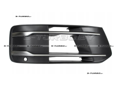 Решетка в бампер (правая) с отв. под парктроник