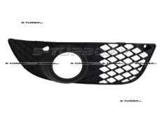 Решетка в бампер (правая) с отв. под противотуманку