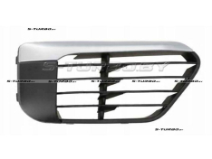 Решетка в бампер (правая) открытая, с серебряной накладкой, без отв. под парктроник