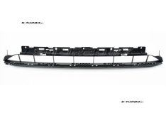 Решетка в бампер (центральная) для версии s-line