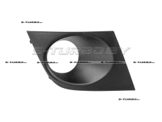 Решетка в бампер (правая) с отв. под противотуманку