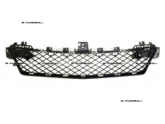 Решетка в бампер (центральная) с отв. под парктроники