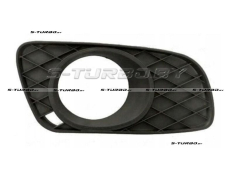 Решетка в бампер (правая) с отв. под противотуманку