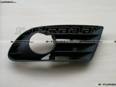 Решетка в бампер (правая) с отв. под противотуманку