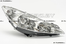 Передняя фара (правая)