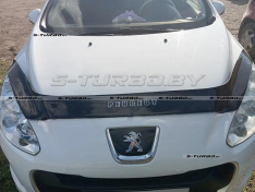 Дефлектор капота