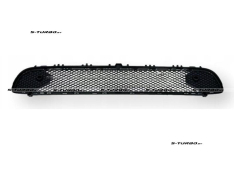 Решетка в бампер (центральная) с отв. под парктроники