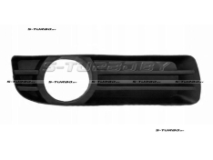 Решетка в бампер (правая) c отв. под противотуманку