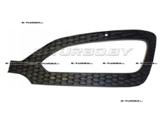 Решетка в бампер (правая) с отв. под противотуманку