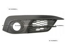 Решетка в бампер (правая) c отв. под противотуманку