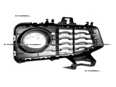 Решетка в бампер (правая) с отв. под противотуманку, для версии m-pakiet