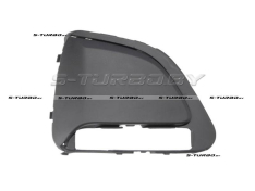 Решетка в бампер (правая) c отв. под фару дневного света, с отв. под накладку