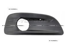 Решетка в бампер (правая) с отв. под противотуманку