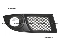 Решетка в бампер (правая) с отв. под противотуманку