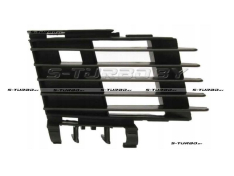 Решетка в бампер (правая) c отв. под противотуманку