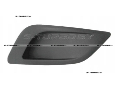 Решетка в бампер (правая) без отв. под противотуманку