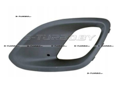 Решетка в бампер (левая) с отв. под противотуманку