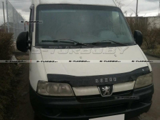 Дефлектор капота