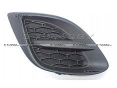 Решетка в бампер (правая) без отв. под противотуманку