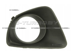 Решетка в бампер (правая) с отв. под противотуманку