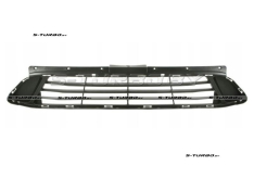 Решетка в бампер (центральная) закрытая, без отв. под парктроники