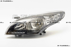 Передняя фара (левая) темная, без функции углового освещения