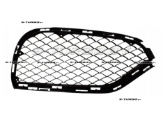 Решетка в бампер (правая) для версии amg-type