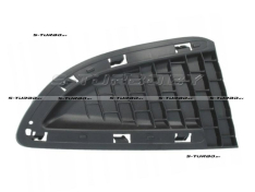 Решетка в бампер (правая) без отв. под противотуманку