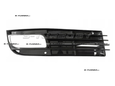 Решетка в бампер (правая) с отв. под противотуманку