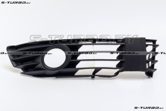 Решетка в бампер (правая) с отв. под противотуманку