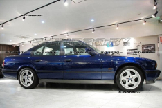 Накладки на пороги M-TECH