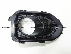 Решетка в бампер (правая) с отв. под противотуманку