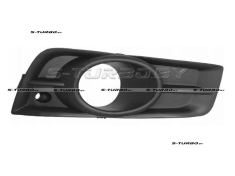 Решетка в бампер (правая) с отв. под противотуманку