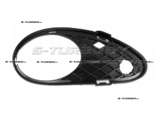 Решетка в бампер (правая) с отв. под противотуманку