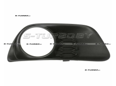 Решетка в бампер (правая) с отв. под противотуманку