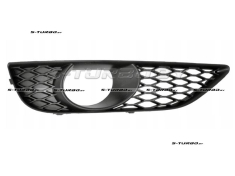 Решетка в бампер (правая) нижняя, с отв. под противотуманку, для версии s-line