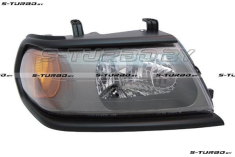 Передняя фара (правая) черная рамка / темная внутри