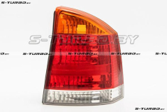 Задний фонарь (правый) с желтым поворотом