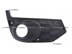 Решетка в бампер (правая) с отв. под противотуманку