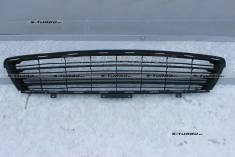 Решетка в бампер (центральная)