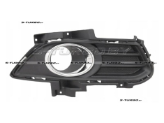 Решетка в бампер (правая) с отв. под противотуманку, матовая