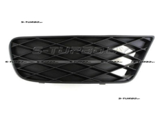 Решетка в бампер (правая) для версии hybrid, usa-type