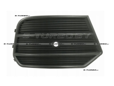 Решетка в бампер (правая) с отв. под парктроник