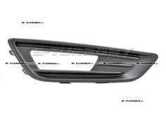 Решетка в бампер (правая) с отв. под противотуманку