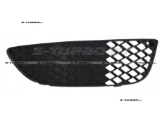 Решетка в бампер (правая) без отв. под противотуманку