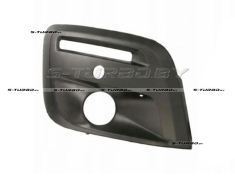 Решетка в бампер (правая) с отв. под противотуманку, с отв. под парктроник