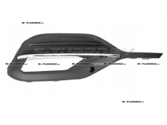 Решетка в бампер (правая) с отв. под противотуманку, с хром. накладкой, 2020-2022