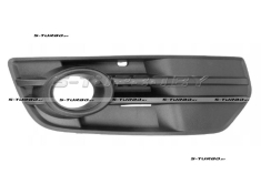 Решетка в бампер (правая) с отв. под противотуманку